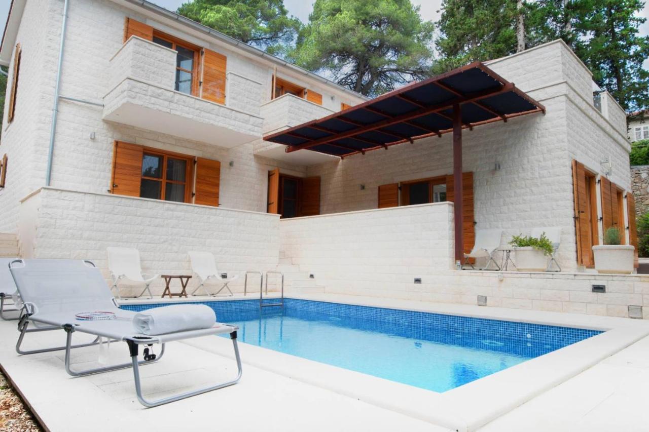 Private Luxury Villa Bianco On Solta For Up To 10 Persons, Heated Pool, Free Parking, Very Close To The Beach! Free Kajak & Mountainbikes, Great Living Area & Privacy! Rogač Eksteriør bilde